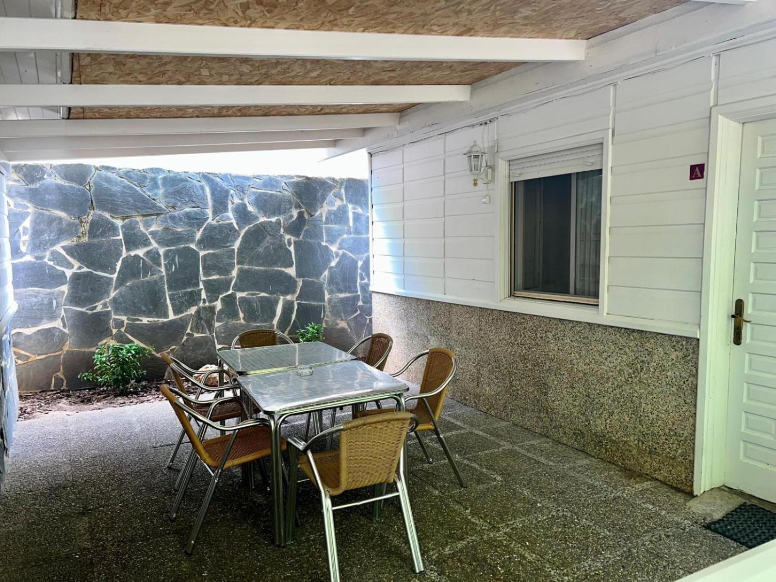 Bungalows & Albergue La Playa 로그로노 외부 사진