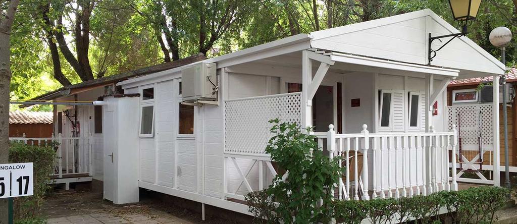 Bungalows & Albergue La Playa 로그로노 외부 사진