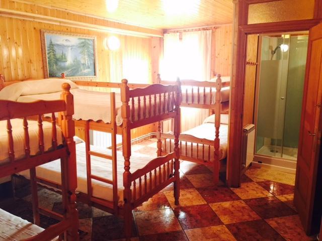 Bungalows & Albergue La Playa 로그로노 외부 사진